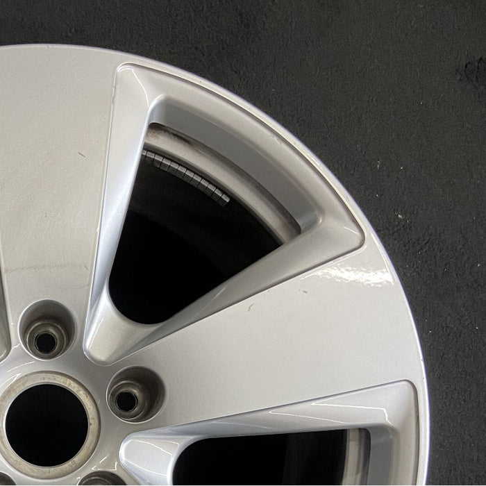 19" PORSCHE CAYENNE 19-23 19x9.5 5 spoke Original OEM Wheel Rim - Close-Up Detail