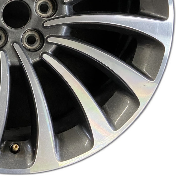 20" AVIATOR 20 20x8 15 spoke Original OEM Wheel Rim - Close-Up Detail