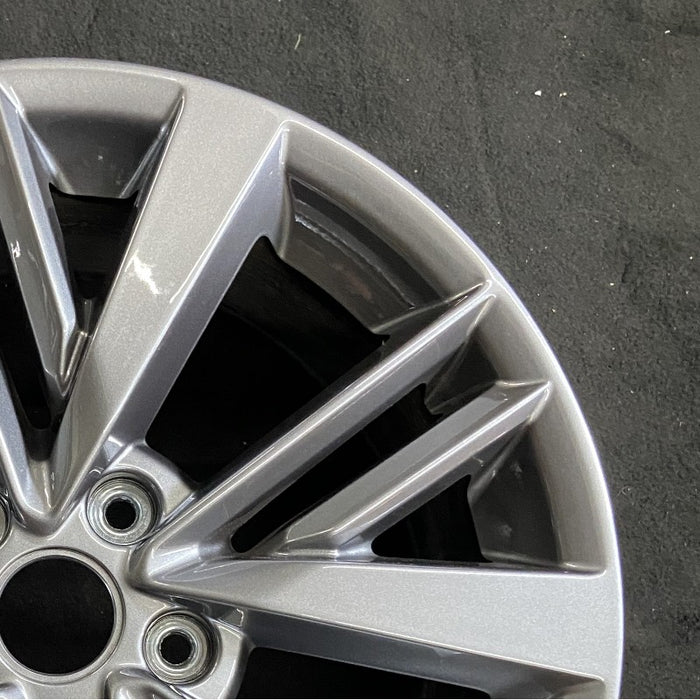 17" WRX 22-24 17x8 alloy WRX 15 spoke Original OEM Wheel Rim - Close-Up Detail
