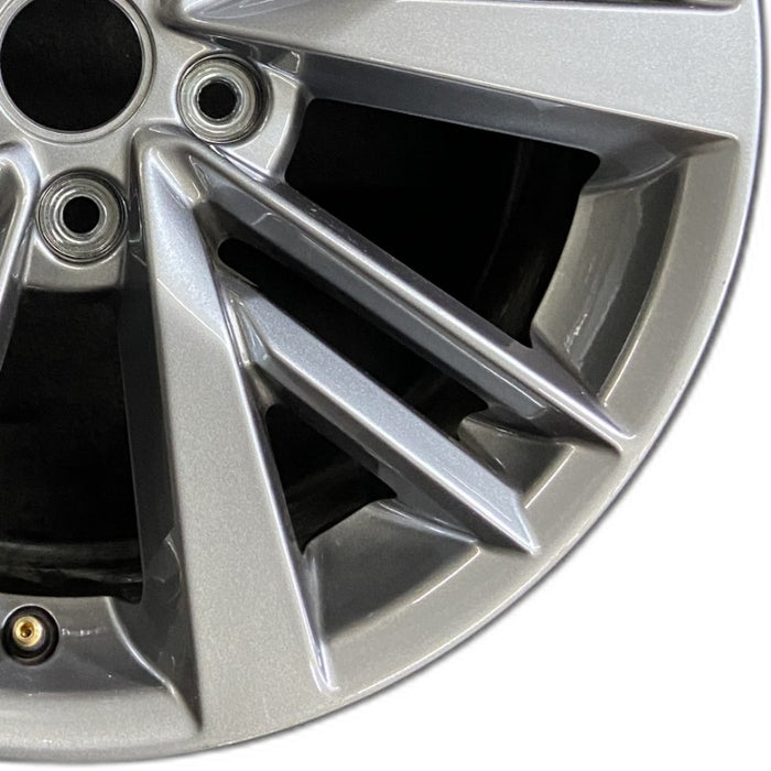 17" WRX 22-24 17x8 alloy WRX 15 spoke Original OEM Wheel Rim - Close-Up Detail