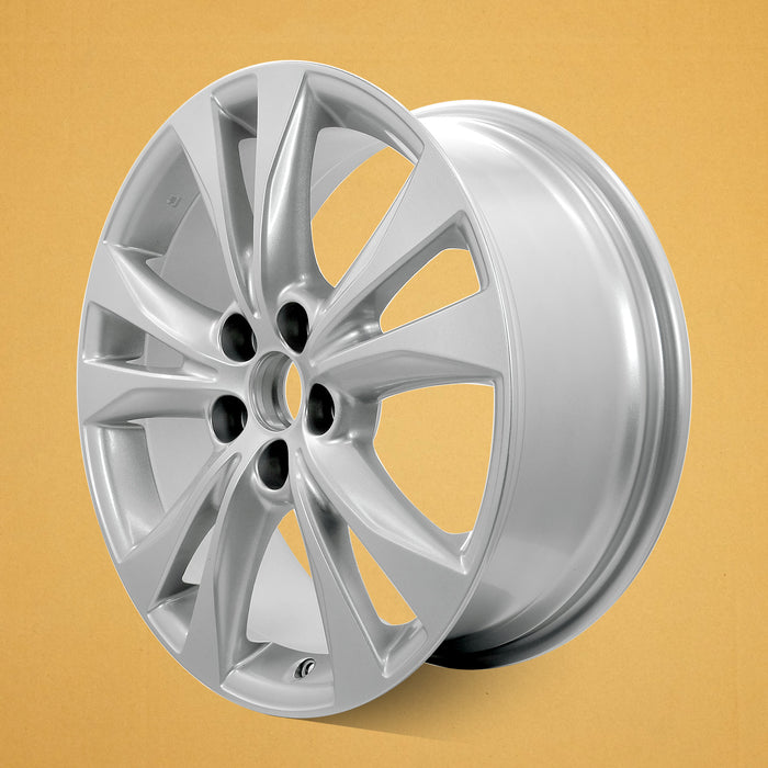 For Toyota RAV4 OEM Design Wheel 18" 18x7.5 2013-2015 Silver Set of 4 - Close-Up Detail