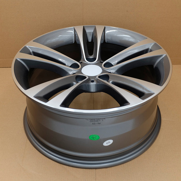 For BMW 3 Series 4 Series OEM Design Wheel 18" 18x8 Machined Grey 2012-2020 Set - Close-Up Detail