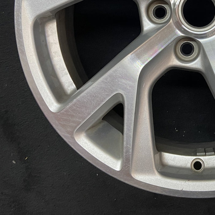 18" EQUINOX 18-21 18x7 opt RV6 Original OEM Wheel Rim - Additional View