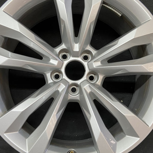 19" AUDI Q7 17 19x8.5 5 spoke V spoke Original OEM Wheel Rim - Angle View
