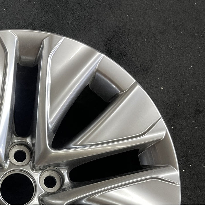 19" MIRAI 21-24 19x8 5 V spoke silver Original OEM Wheel Rim - Close-Up Detail