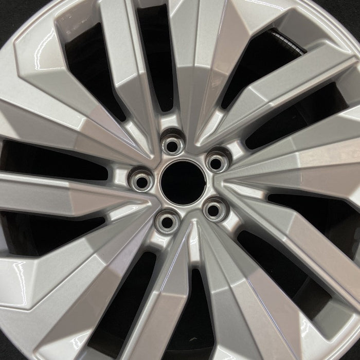 20" E-TRON S 22-23 20x9 Original OEM Wheel Rim - Angle View