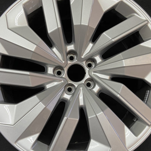 20" E-TRON S 22-23 20x9 Original OEM Wheel Rim - Angle View