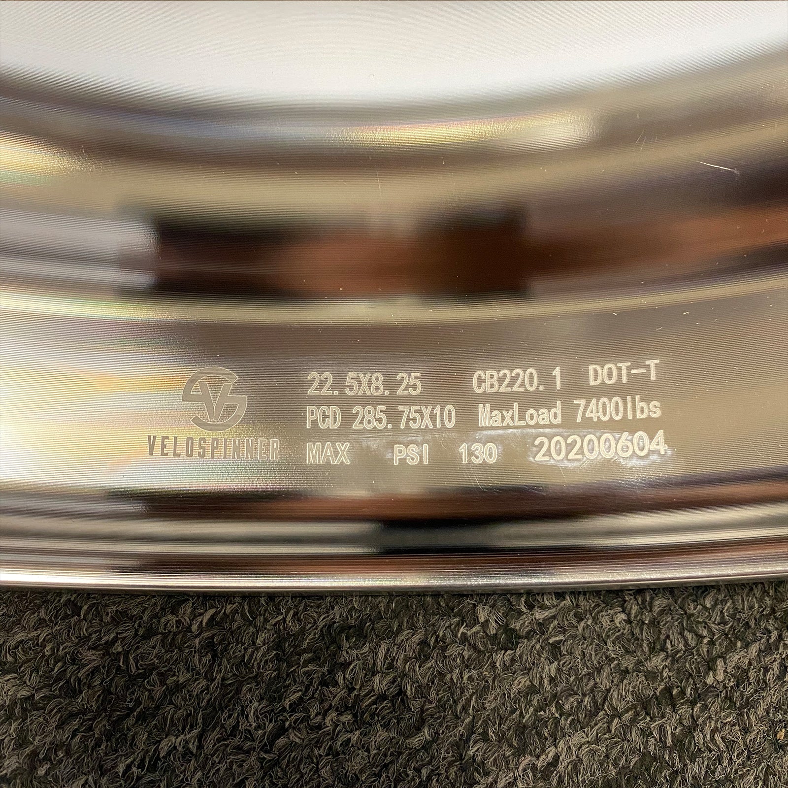 Lynol 24.5" X 8.25" Aluminum Forged Trailer Wheel – Alcoa Style, Polished, 10 Lug X 285.75mm