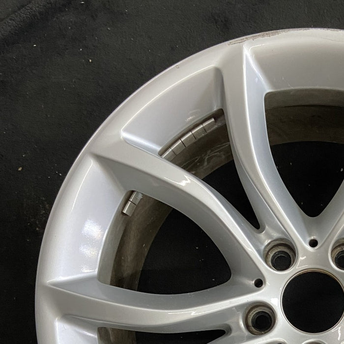 19" BMW X6 15-17 19x9 alloy 5 spoke V spoke w/o dimples between lugs; 18mm offset Original OEM Wheel Rim