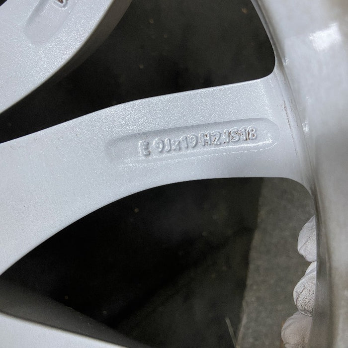 19" BMW X6 15-17 19x9 alloy 5 spoke V spoke w/o dimples between lugs; 18mm offset Original OEM Wheel Rim