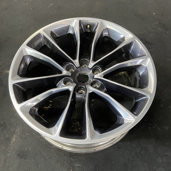 22" WAGONEER 22-23 22x9, 12 spoke, opt WPM Original OEM Wheel Rim - Close-Up Detail