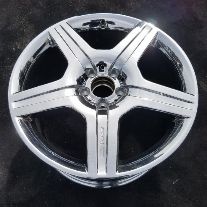 19" MERCEDES ML-CLASS 10 164 Type, ML63, 19x9.5 Original OEM Wheel Rim - Close-Up Detail