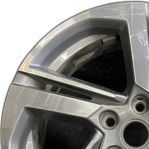 18" TERRAIN 18-21 18x7 opt RV6 silver with black inlay Original OEM Wheel Rim - Angle View