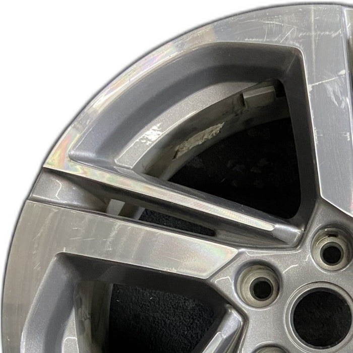 18" TERRAIN 18-21 18x7 opt RV6 silver with black inlay Original OEM Wheel Rim - Angle View