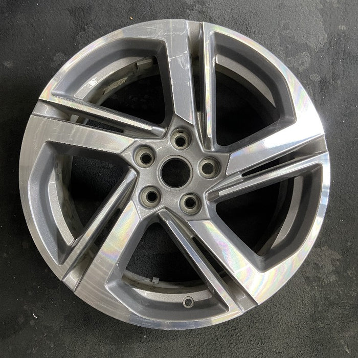 18" TERRAIN 18-21 18x7 opt RV6 silver with black inlay Original OEM Wheel Rim - Additional View