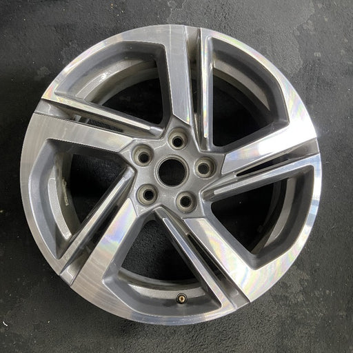 18" TERRAIN 18-21 18x7 opt RV6 silver with black inlay Original OEM Wheel Rim - Front View