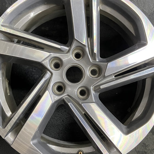 18" TERRAIN 18-21 18x7 opt RV6 silver with black inlay Original OEM Wheel Rim - Angle View