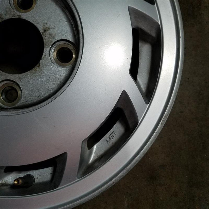 14" SONATA 89-91 14x5.5 , L. Original OEM Wheel Rim - Close-Up Detail