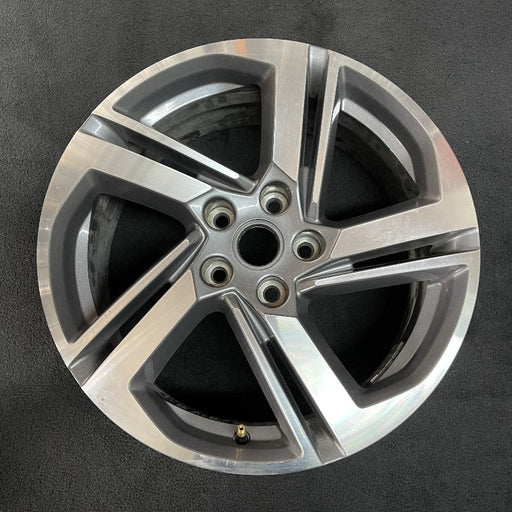 18" TERRAIN 18-21 18x7 opt RV6 silver with black inlay Original OEM Wheel Rim - Front View