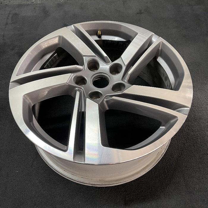 18" TERRAIN 18-21 18x7 opt RV6 silver with black inlay Original OEM Wheel Rim - View 8