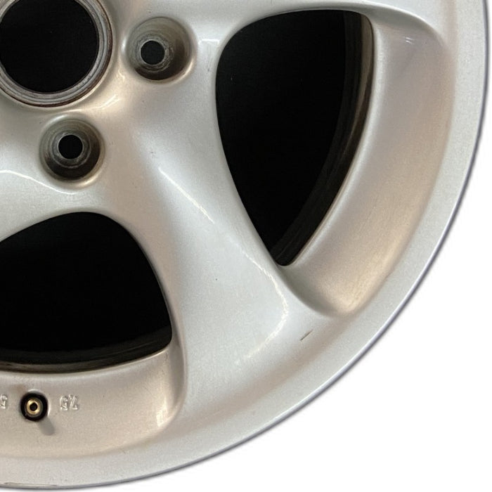 18" PORSCHE 911 99 18x7.5 5 curved spokes Original OEM Wheel Rim - Close-Up Detail