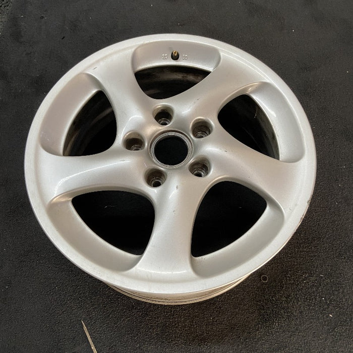 18" PORSCHE 911 99 18x7.5 5 curved spokes Original OEM Wheel Rim - View 8