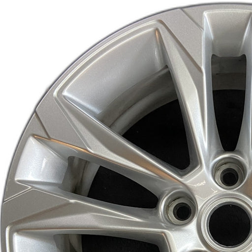 17" TRAILBLAZER 21-23 17x7.5 5 double spoke silver opt Q6W Original OEM Wheel - Angle View