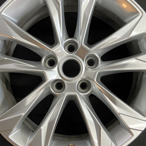 17" TRAILBLAZER 21-23 17x7.5 5 double spoke silver opt Q6W Original OEM Wheel - Angle View