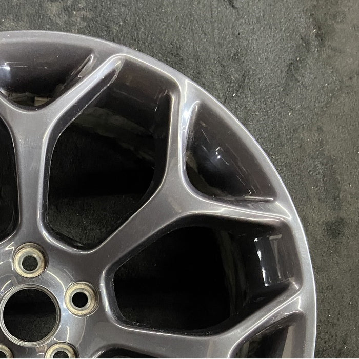 20" 300 15-18 20x8 alloy 7 Y spoke hyper black Original OEM Wheel Rim - Close-Up Detail