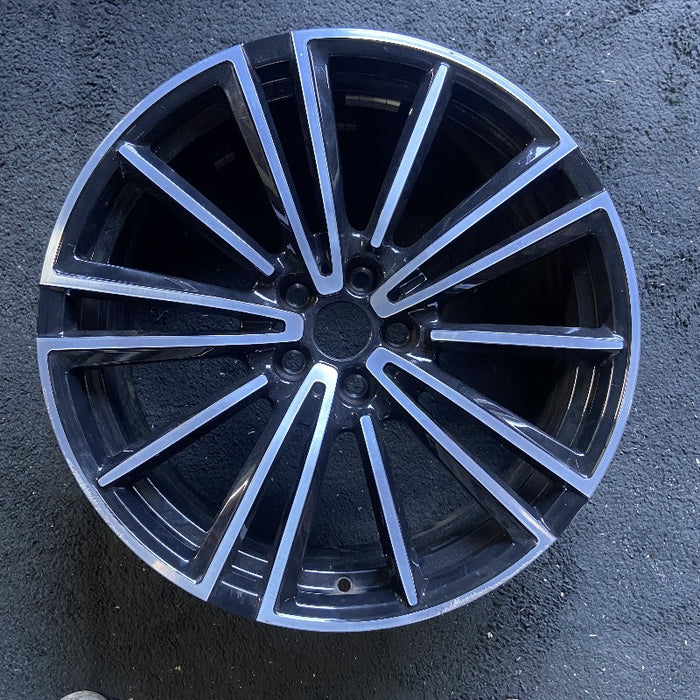 20" BMW i8 19-20 20x7.5 alloy w/o directial; 15 spoke alternating spoke gray - Additional View