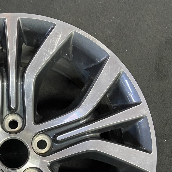 18" OUTLANDER 16-17 18x7 Original OEM Wheel Rim - Close-Up Detail