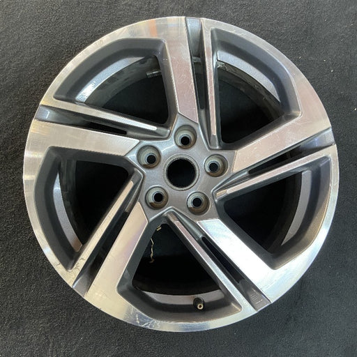 18" TERRAIN 18-21 18x7 opt RV6 silver with black inlay Original OEM Wheel Rim - Front View