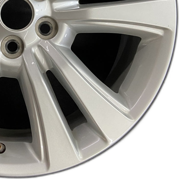 18" MKX 16-18 18x8 aluminum 10 spoke Original OEM Wheel Rim - Close-Up Detail