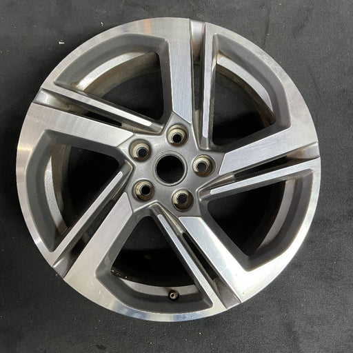 18" TERRAIN 18-21 18x7 opt RV6 silver with black inlay Original OEM Wheel Rim - Front View