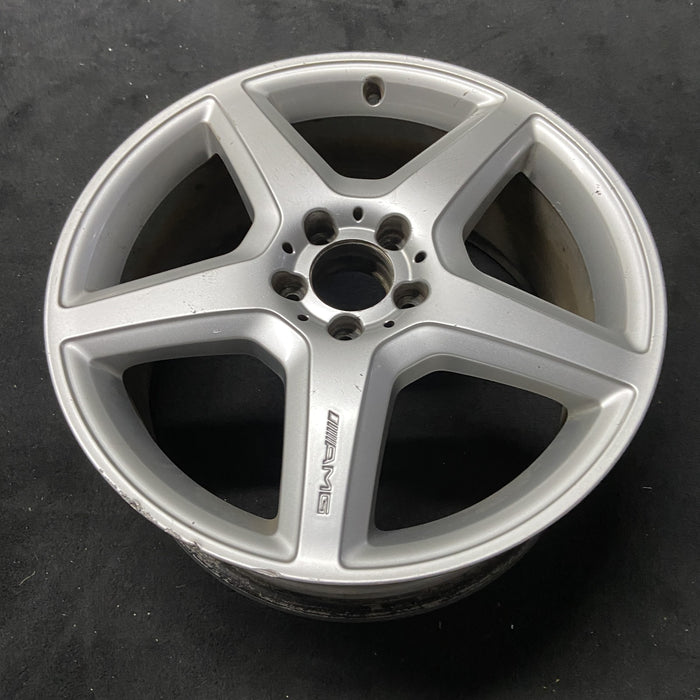 19" MERCEDES ML-CLASS 09 164 Type, ML550, 19x8, Original OEM Wheel Rim - Close-Up Detail