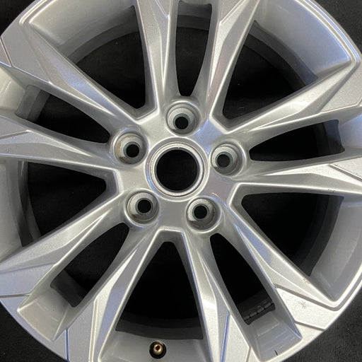 17" TRAILBLAZER 21-23 17x7.5 5 double spoke silver opt Q6W Original OEM Wheel - Angle View