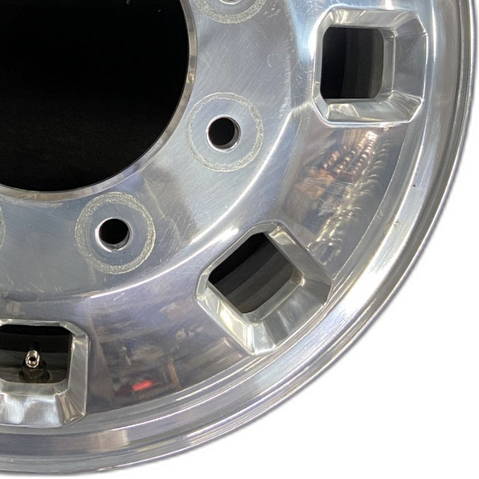 18" SIERRA 3500 PICKUP 24 DRW 18x6.5 frt Original OEM Wheel Rim - Close-Up Detail