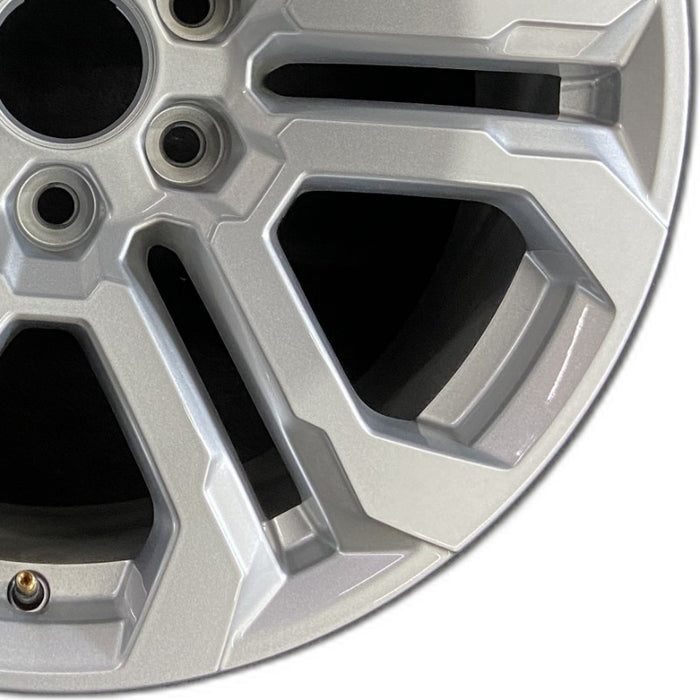20" CANYON 23-24 20x9 machined dark gray open spoke opt RD5 Original OEM Wheel - Close-Up Detail