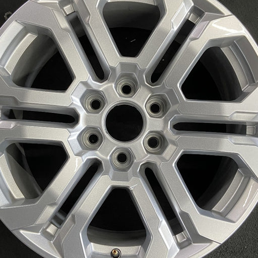 20" CANYON 23-24 20x9 machined dark gray open spoke opt RD5 Original OEM Wheel - Angle View