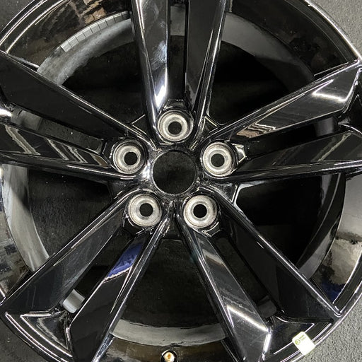 18" MUSTANG 24 18x8.5 5 split spoke Original OEM Wheel Rim - Angle View