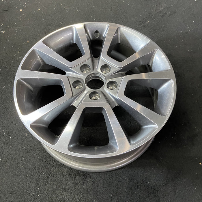 18" CALIBER 10-12 18x7 , machined finish, 10 spoke Original OEM Wheel Rim - Close-Up Detail