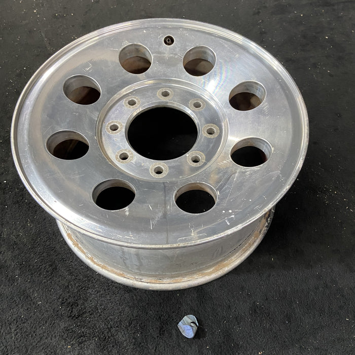 17" FORD F250SD PICKUP 05-07 17x7.5 , 8 round holes Original OEM Wheel Rim - Close-Up Detail