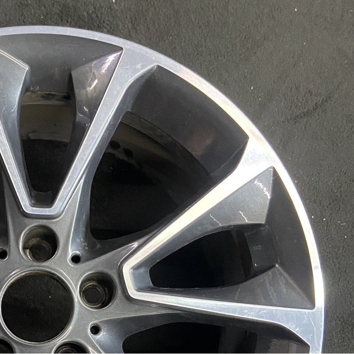 19" BMW X5 14-18 19x9 alloy 5 spoke V spoke narrow spoke Original OEM Wheel Rim - Close-Up Detail