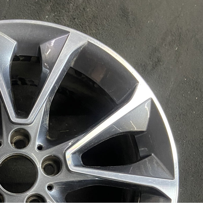 19" BMW X5 14-18 19x9 alloy 5 spoke V spoke narrow spoke Original OEM Wheel Rim - Close-Up Detail