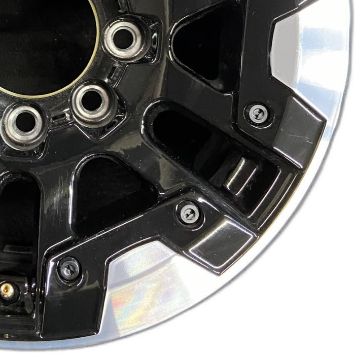 18" HUMMER EV 22 18x9 Original OEM Wheel Rim - Close-Up Detail
