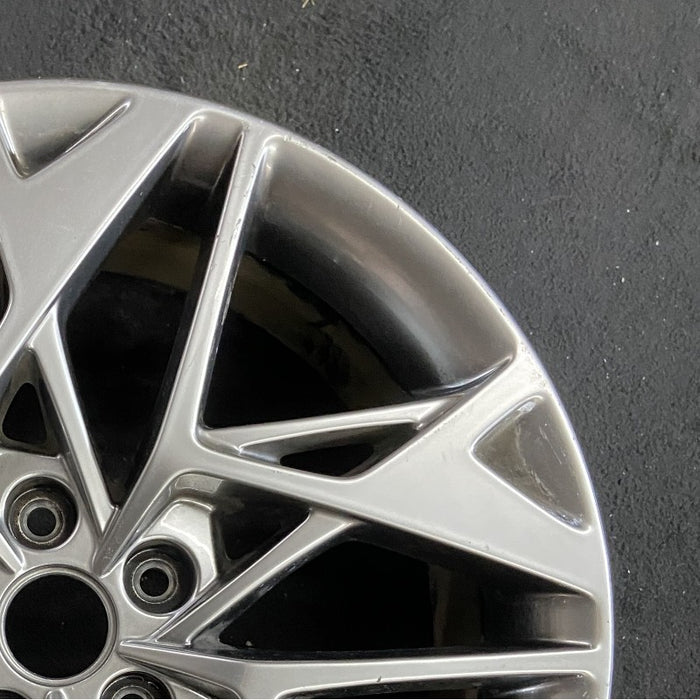 19" GV70 22-24 19x8 alloy twisted spoke Original OEM Wheel Rim - Close-Up Detail
