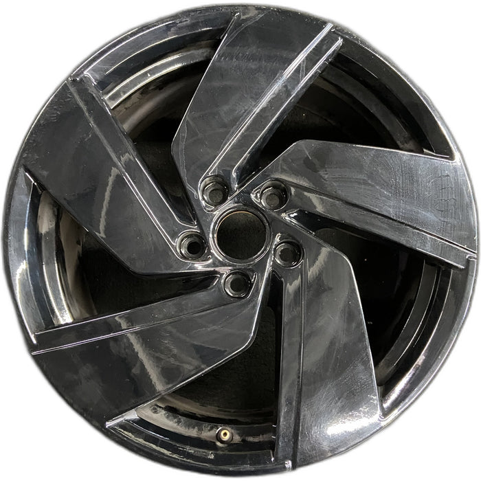 18" GOLF GTI 22-23 18x7.5, silver black Original OEM Wheel Rim - Front View