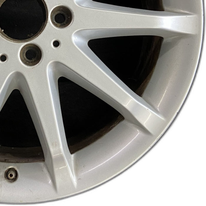 18" MERCEDES R-CLASS 06 251 Type; R350 18x8 10 spoke Original OEM Wheel Rim - Close-Up Detail