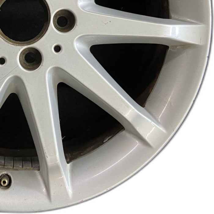 18" MERCEDES R-CLASS 06 251 Type; R350 18x8 10 spoke Original OEM Wheel Rim - Close-Up Detail