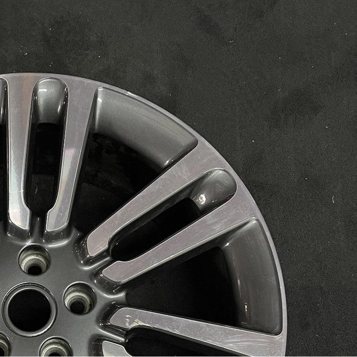 21" RANGE ROVER 22 21x8.5 7 spoke Original OEM Wheel Rim - Close-Up Detail